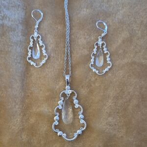 Stunning Silver Plated Necklace with Crystal Accents